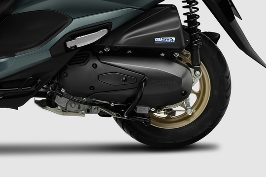 Chiếc xe tay ga "chuẩn nữ hoàng": Cốp 37L khổng lồ, logo mạ kim sang trọng, an toàn hàng đầu