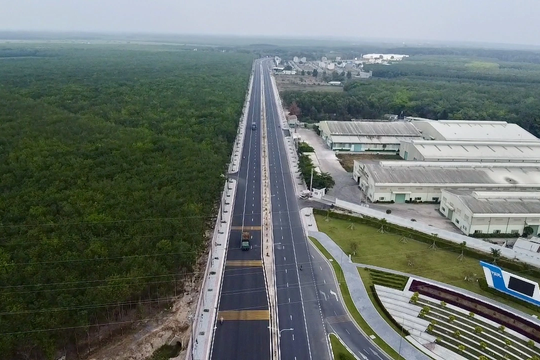 Một doanh nghiệp sắp thu về 2.000–3.000 tỷ đồng từ dự án do Thaco đầu tư, cổ phiếu được dự báo sẽ tăng mạnh