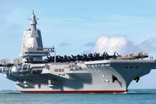 Tàu sân bay dài hơn 300m, trang bị ba bệ phóng EMALS, có thể mang theo hàng chục tiêm kích siêu thanh