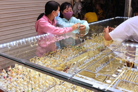 Dự báo giá vàng ngày mai 13/11: Dấu hiệu tích lũy sóng mới?