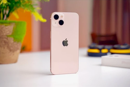 Chiếc iPhone fullbox rẻ nhất Việt Nam: Thiết kế sang, chip mạnh, camera đỉnh vượt mong đợi