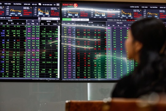 Chứng khoán phát tín hiệu thận trọng, cổ phiếu penny gây chú ý