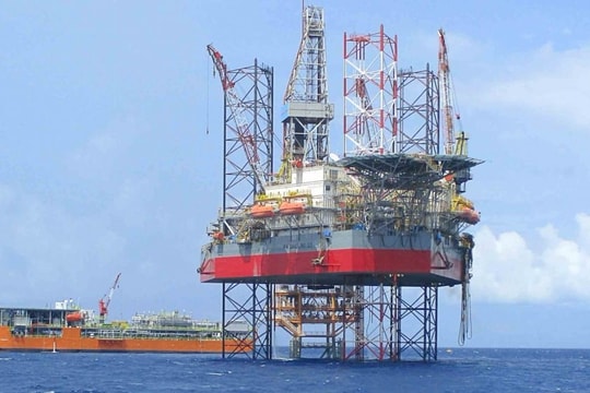 Tăng hơn 40% chỉ trong một năm, cổ phiếu dầu khí này vẫn còn dư địa sinh lời gần gấp rưỡi