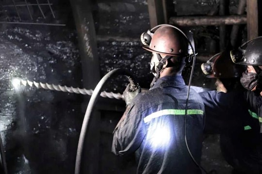 Than Núi Béo: Lợi nhuận giảm dần, áp lực thanh khoản vẫn đè nặng