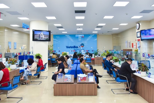 Xu hướng dòng tiền cuối năm: Tiết kiệm ngân hàng trở thành lựa chọn tối ưu