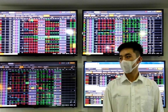 Chứng khoán kết tuần trong sắc xanh, dòng tiền chọn lọc vào cổ phiếu có câu chuyện