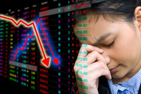 Một cổ phiếu sàn HNX lên đỉnh rồi rơi thẳng đứng, lãnh đạo ngậm ngùi cắt khoản lỗ 41%