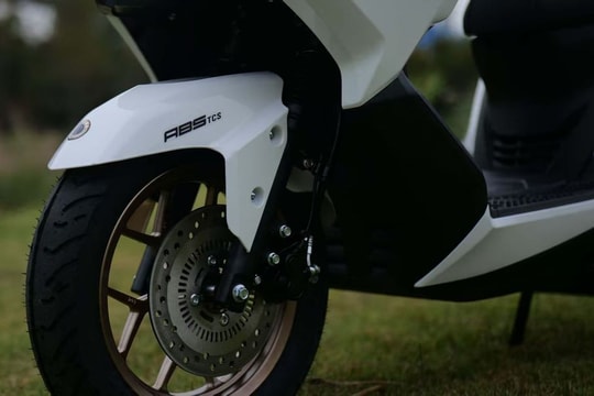 Siêu phẩm xe ga giá rẻ gây sốt: Thiết kế đẹp ngỡ ngàng, trang bị xứng tầm