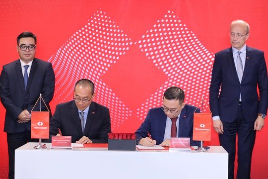 Techcombank chính thức phân phối sản phẩm Techcom Life