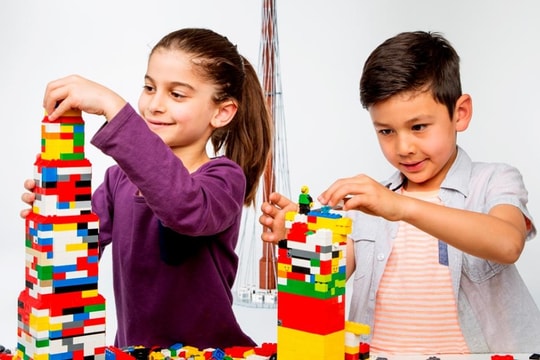 Vượt 2 trận đại hỏa và một cuộc khủng hoảng sống còn, thương hiệu nhỏ này đã vươn thành biểu tượng đồ chơi toàn cầu