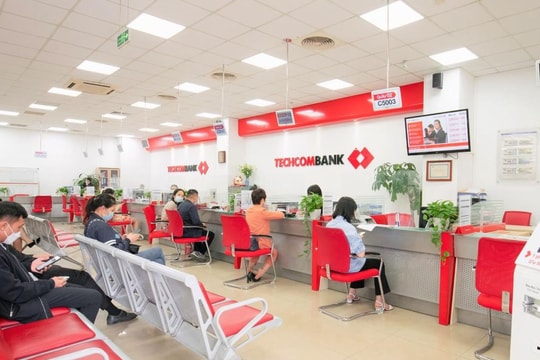 Techcombank lập kênh phân phối bảo hiểm chính thức cho Techcom Life