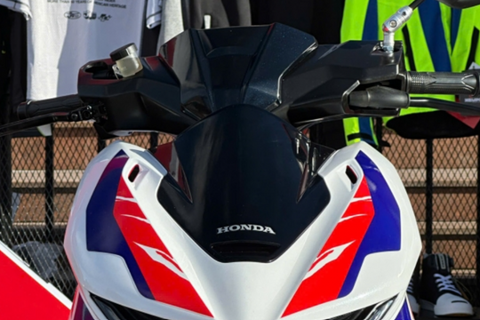 Một mẫu xe côn tay bất ngờ giảm sâu 12 triệu: Thiếu kế siêu đẹp, trang bị siêu mạnh