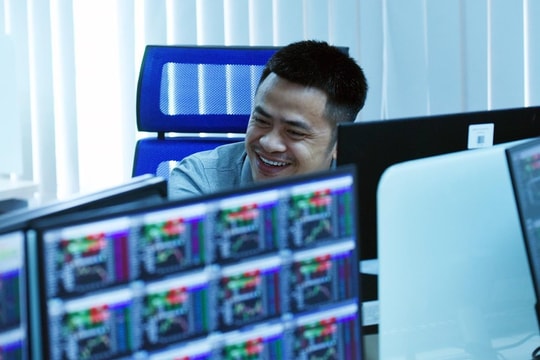 Chứng khoán phiên sáng tiếp diễn trạng thái thận trọng, cổ phiếu nhỏ lên tiếng