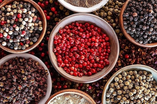 Giá tiêu hôm nay 19/11/2025: Tăng giá nhẹ, ngành hồ tiêu đón tín hiệu tích cực từ thị trường Mỹ