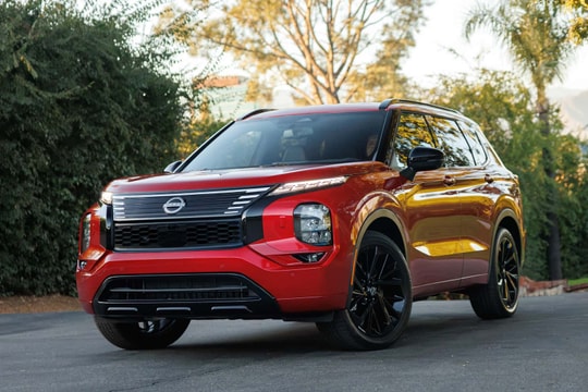 Nissan trình làng mẫu SUV Hybrid mới cạnh tranh với Mitsubishi Outlander?