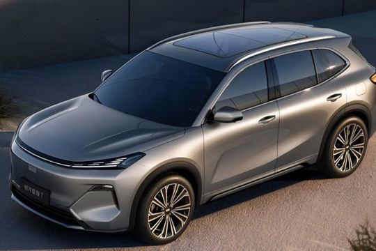 SUV hybrid siêu tiết kiệm chuẩn bị "đổ bộ" Việt Nam: Giá từ 353 triệu, chạy điện 200km, ăn xăng chỉ 3,75L/100km