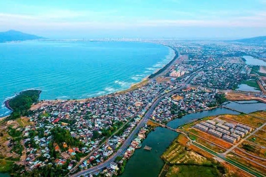 Đà Nẵng quy hoạch vùng đất rộng hơn 400 km2 thành "siêu phường", nơi sẽ có khu du lịch sinh thái, cảng biển lớn và hạ tầng hiện đại sau sáp nhập