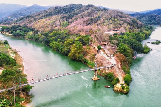 Nằm ở thượng nguồn sông Lam, vùng đất hơn 300km2 đang chuyển mình thành cực tăng trưởng dịch vụ – du lịch mới phía Tây Nghệ An sau sáp nhập