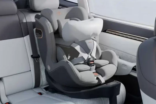 Ghế trẻ em ô tô tăng giá từng giờ