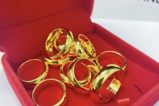 Giá vàng nhẫn hôm nay 25/11: Ồ ạt tăng mạnh trở lại