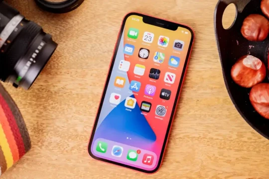 Chiếc iPhone dưới 10 triệu có màn OLED rẻ nhất hiện nay, hiệu năng vẫn mạnh và dùng mượt tới năm 2030