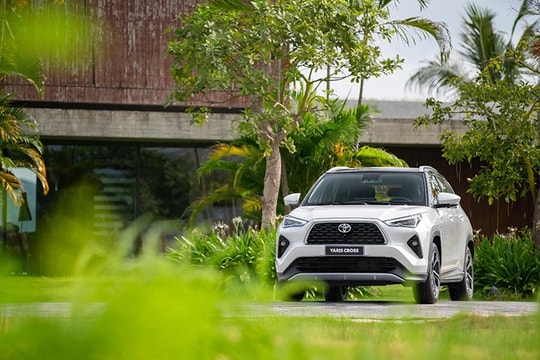 Tài chính 750 triệu: Nên chọn SUV hybrid chạy 5.000km hay MPV 7 chỗ gầm cao mới tinh?