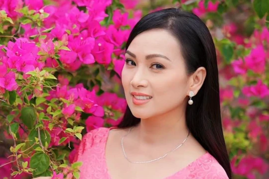 Phong cách sống thượng lưu của "ca sĩ Việt giàu nhất thế giới" trong penthouse 2.600 tỷ giữa trung tâm New York