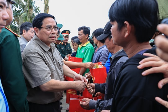Khẩn trương khắc phục hậu quả lũ lụt, nhanh chóng ổn định đời sống Nhân dân