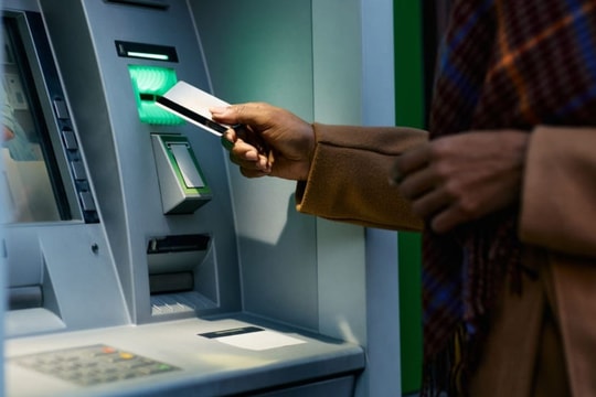 Cảnh báo chiêu tấn công ATM mới cực tinh vi khiến máy có thể tự nhả tiền