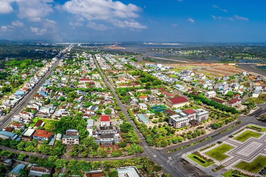 Vùng đất "sầm uất" rộng 124km2, nằm phía Nam Đà Nẵng tương lai sẽ trở thành đô thị hiện đại, có sân bay quốc tế và cảng biển lớn sau sáp nhập