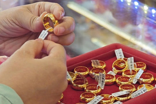 Giá vàng nhẫn hôm nay 5/12: Còn đi ngang trong dài hạn?
