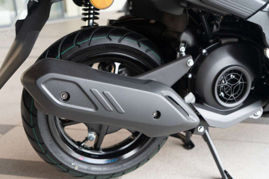 Xe ga hybrid mới của Yamaha gây sốt: Siêu nhẹ, cốp siêu rộng, giá siêu rẻ