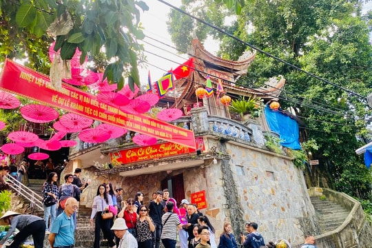 Giữa nơi mênh mông sóng gió, Hải Phòng gìn giữ câu chuyện về vị thánh cô che chở ngư dân qua bao mùa bão tố