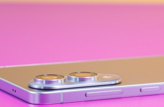 Samsung bất ngờ giảm giá mạnh mẫu máy siêu mỏng: Thiết kế đẹp, hiệu năng mạnh, "ăn đứt" iPhone Air