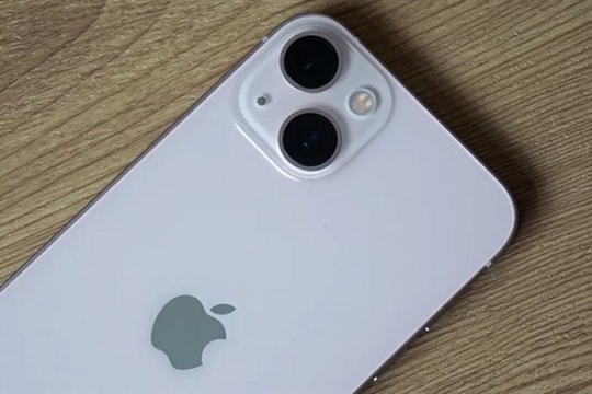 Chiếc iPhone fullbox lần đầu xuống dưới 12 triệu: Lựa chọn thực tế cho người dùng phổ thông