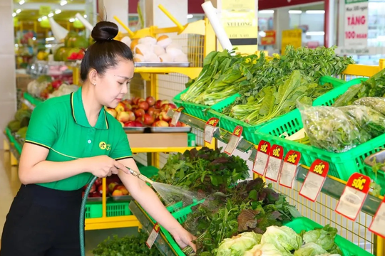 Hàng thiết yếu lên ngôi, doanh nghiệp bán lẻ phải giải cùng lúc 2 bài toán khó?