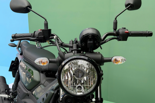 Xe máy phong cách scrambler bất ngờ giảm giá, trang bị liệu có "vượt mặt" đối thủ?