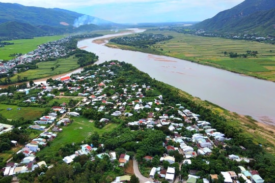 Trong chiến lược phát triển Đà Nẵng, khu ven đô rộng 25 km² được kỳ vọng tăng trưởng 12–13%/năm sau sáp nhập