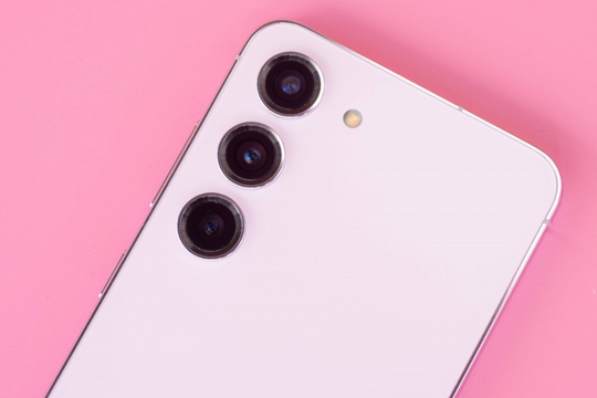 Giá chạm đáy, chiếc Galaxy từng "đe dọa" iPhone nay chỉ ngang máy tầm trung