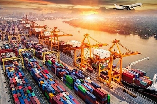 Lần đầu vượt 900 tỷ USD, xuất nhập khẩu Việt Nam tiến sát top 15 thế giới