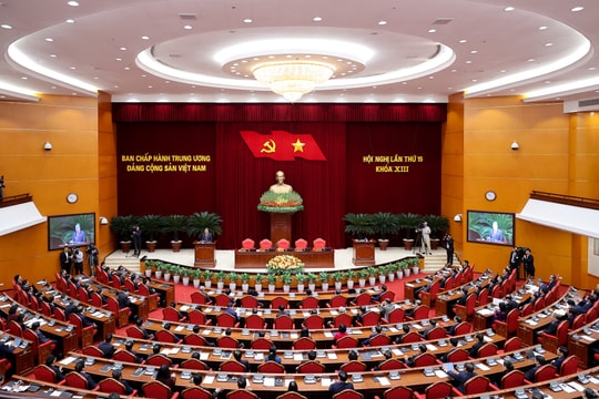 Thông cáo báo chí về ngày làm việc thứ hai và bế mạc Hội nghị Trung ương 15 khoá XIII