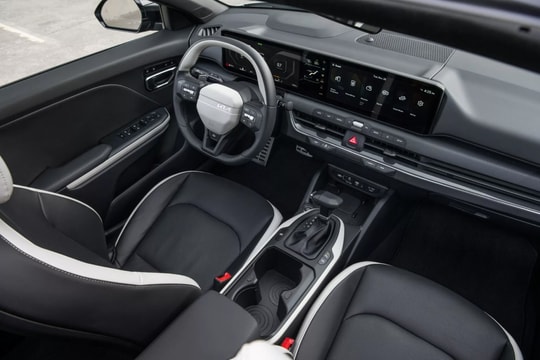 Mẫu sedan hạng C mới trình làng với giá dưới 600 triệu đồng, công nghệ và an toàn vượt tầm
