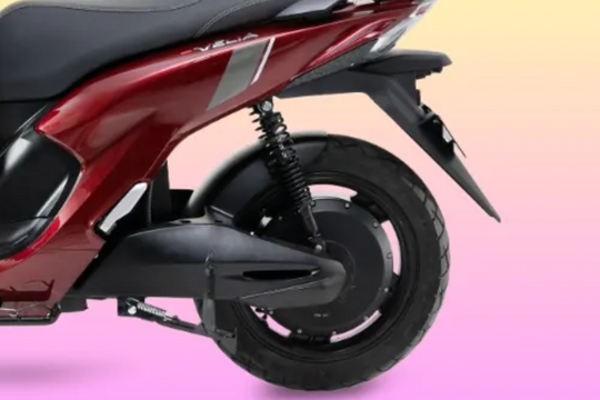 Mẫu xe điện dáng xe ga, pin đi xa 100 km/lần sạc: Giá chỉ hơn 20 triệu đồng