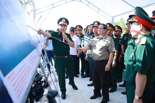 Thủ tướng kiểm tra, đôn đốc một số dự án hạ tầng chiến lược tại Cà Mau