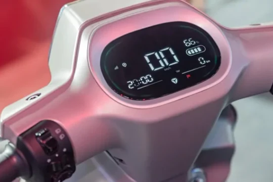 Trải nghiệm Yadea Odora S2: Chiếc xe điện với vẻ đẹp cổ điển nhưng không hề lỗi thời