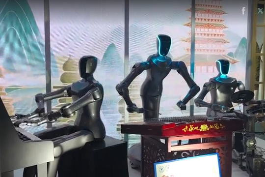 Ban nhạc robot hình người Trung Quốc “đắt show”