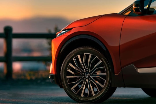 Toyota hứa hẹn đột phá năm 2026 với mẫu xe điện 5 chỗ hiện đại mới: Hai động cơ điện, công suất 338 mã lực