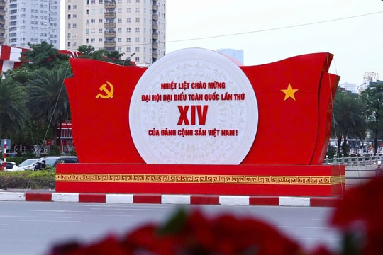 Thủ đô Hà Nội rực rỡ cờ hoa chào mừng Đại hội XIV của Đảng