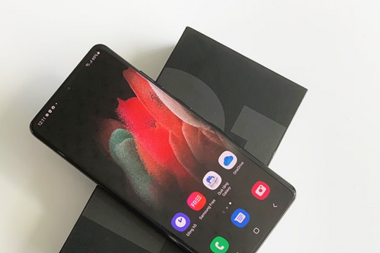 Samsung Galaxy S21 Ultra bất ngờ rớt giá còn 6,9 triệu: Zoom quang 10x "đỉnh chóp", hiệu năng vẫn vượt mặt mọi đối thủ