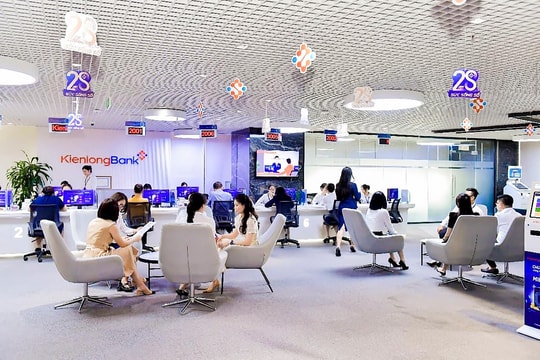 Một nhà băng báo lãi tăng gấp đôi, cổ phiếu bứt phá hơn 130% trong năm 2025
